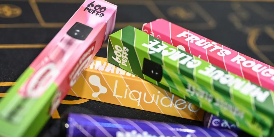 L'interdiction des puffs en France : les médecins et le ministre de la Santé approuvent