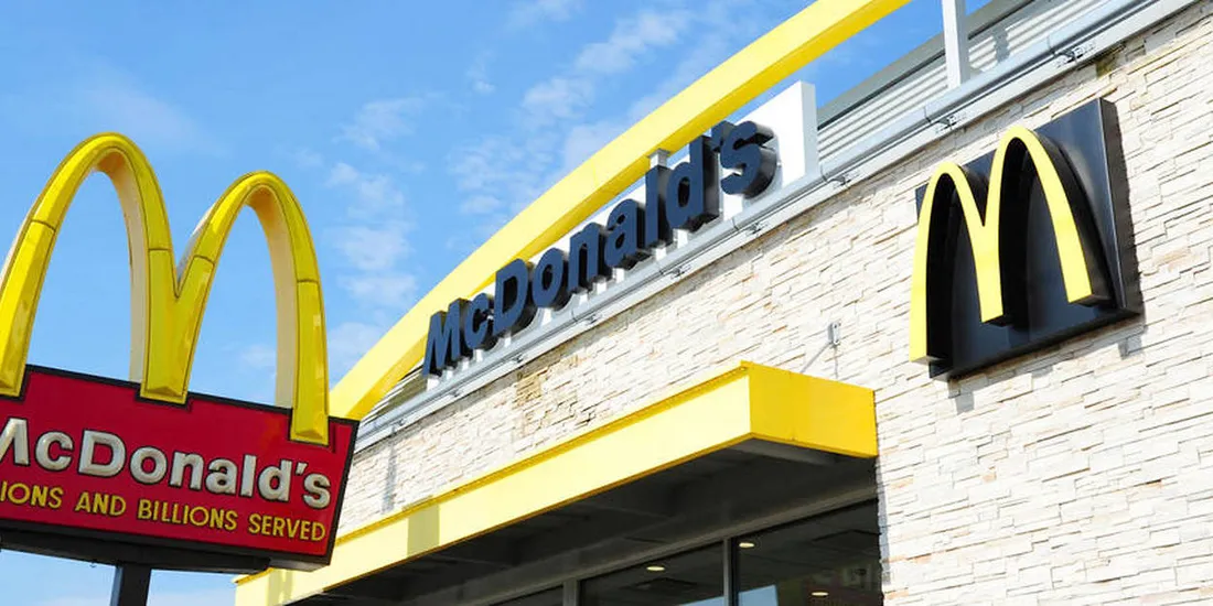 Il mange McDonald's trois fois par jour et perd plus de 20 kg !