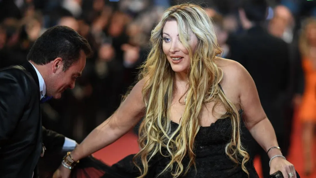 Loana dévoile la raison derrière son look négligé en public