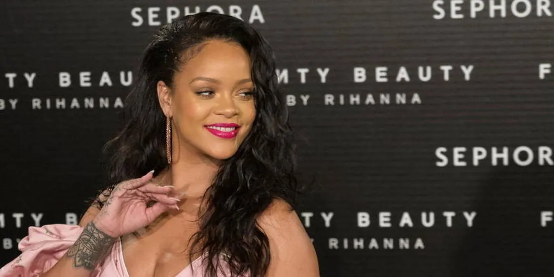 La réaction de Rihanna à son nouveau statut de milliardaire (vidéo)