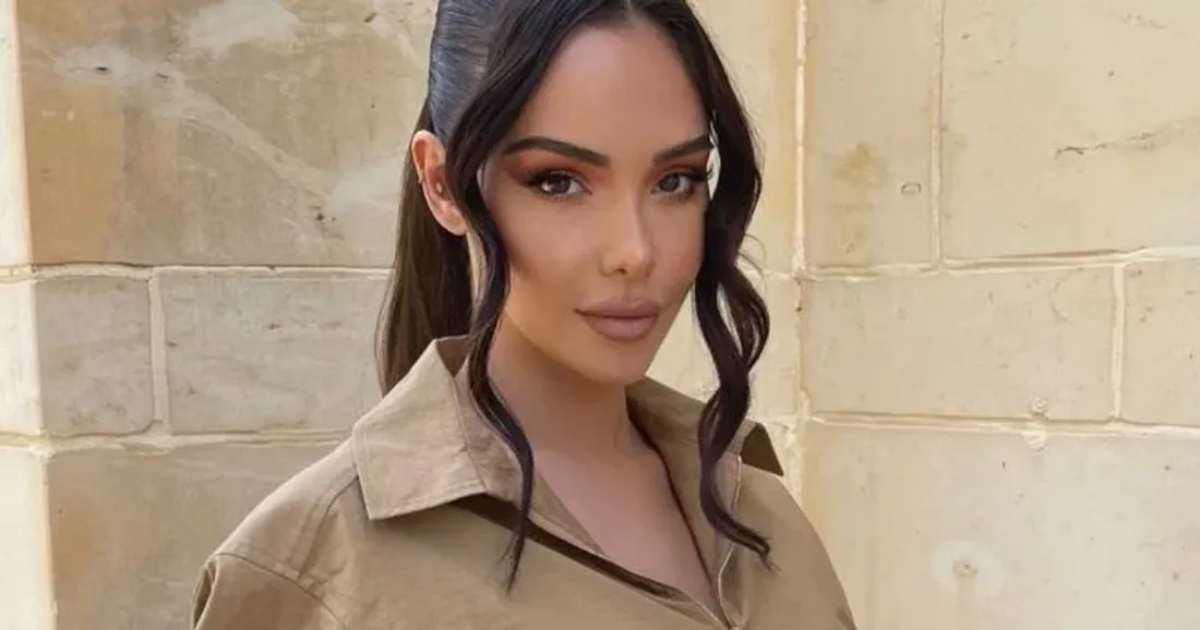 Nabilla choque les internautes en s'affichant avec un couteau sur TikTok !