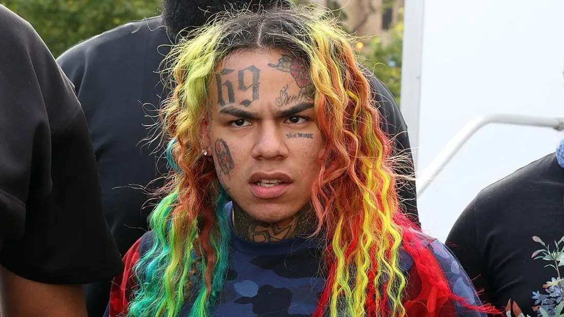 6ix9ine, le rappeur provocateur, crée le chaos à Cuba (vidéo)