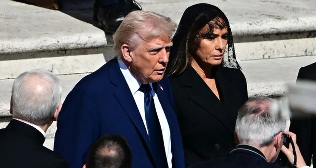 Donald Trump au cœur d'une polémique vestimentaire lors des obsèques du Pape François