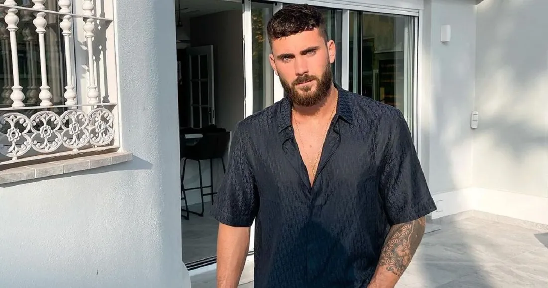 Illan dénonce les vices de la télé-réalité.