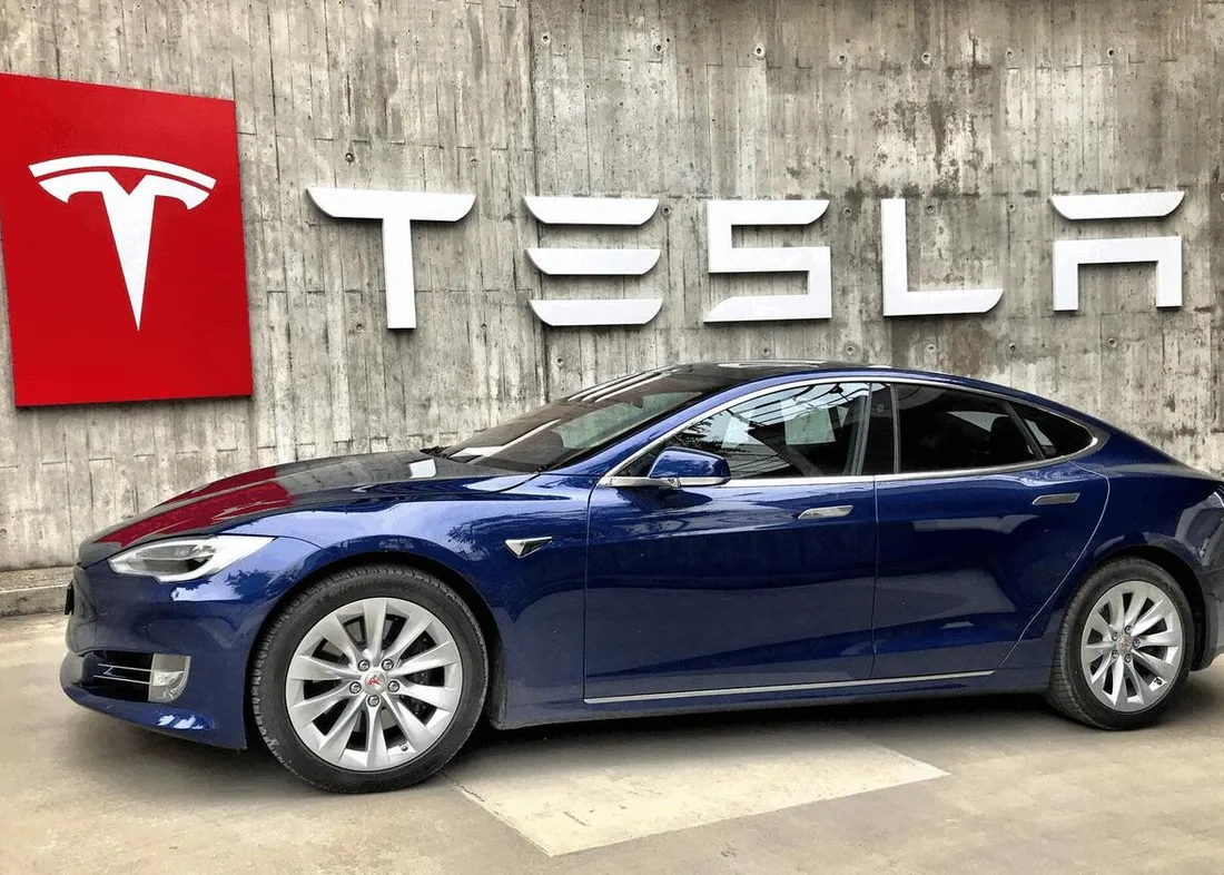 TF1 se trompe sur le nombre de Tesla d'occasion : Décryptage d'une erreur virale