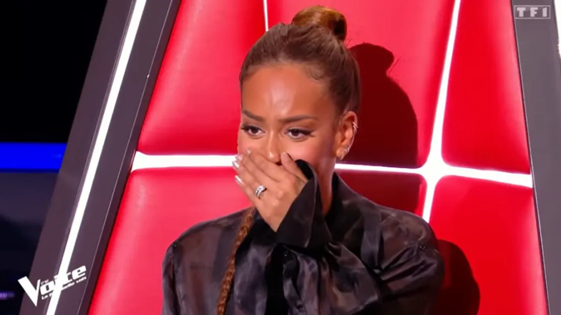 Amel Bent : la coach de The Voice fait sensation dans sa robe transparente !