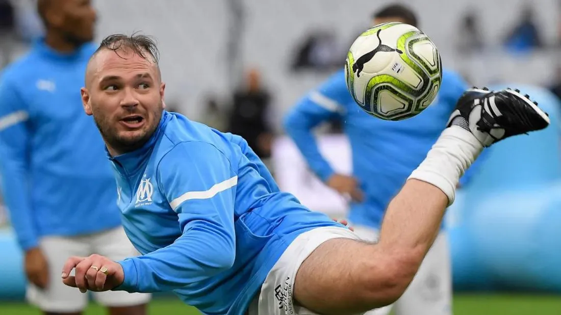 Jul, un talent caché sur le terrain de foot selon Samir Nasri