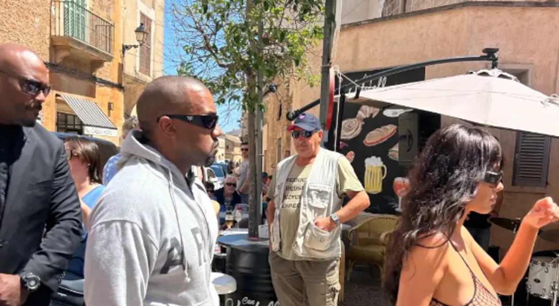 Scandale en Espagne : La tenue provocante de Bianca Censori fait des vagues