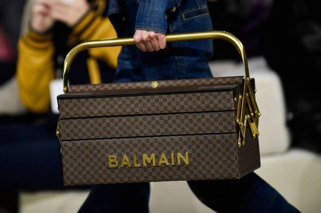Arrestation de six jeunes pour le vol de la collection Balmain