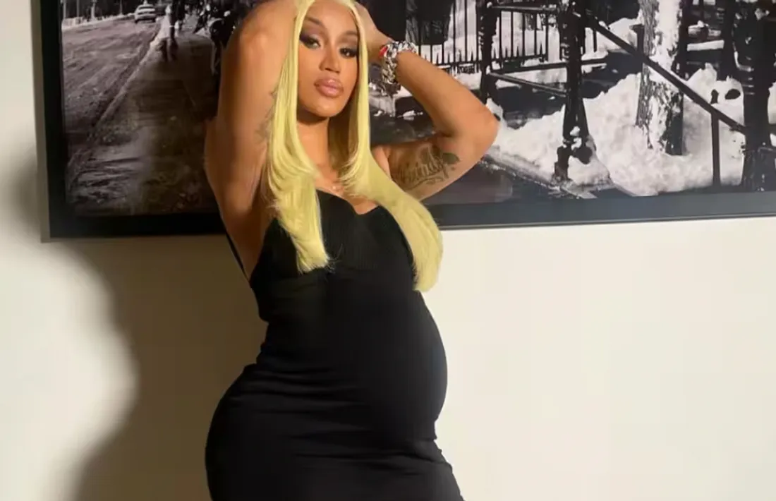 Cardi B révèle sa grossesse au milieu de son divorce avec Offset