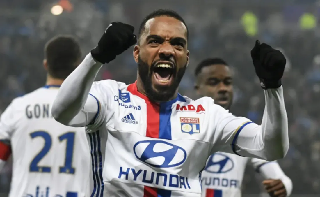 Rumeurs de Transfert à Lyon : Qui est le Prochain Alexandre Lacazette ?