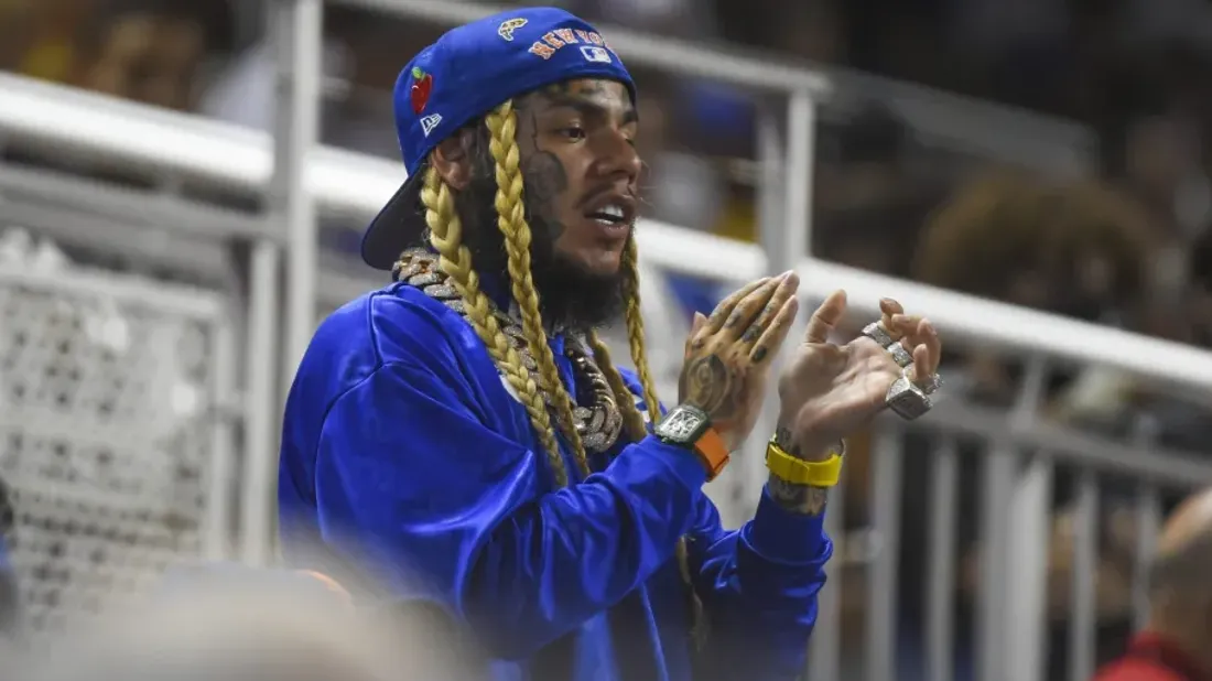 6ix9ine réclame 1 million de dollars à LA Fitness suite à une agression