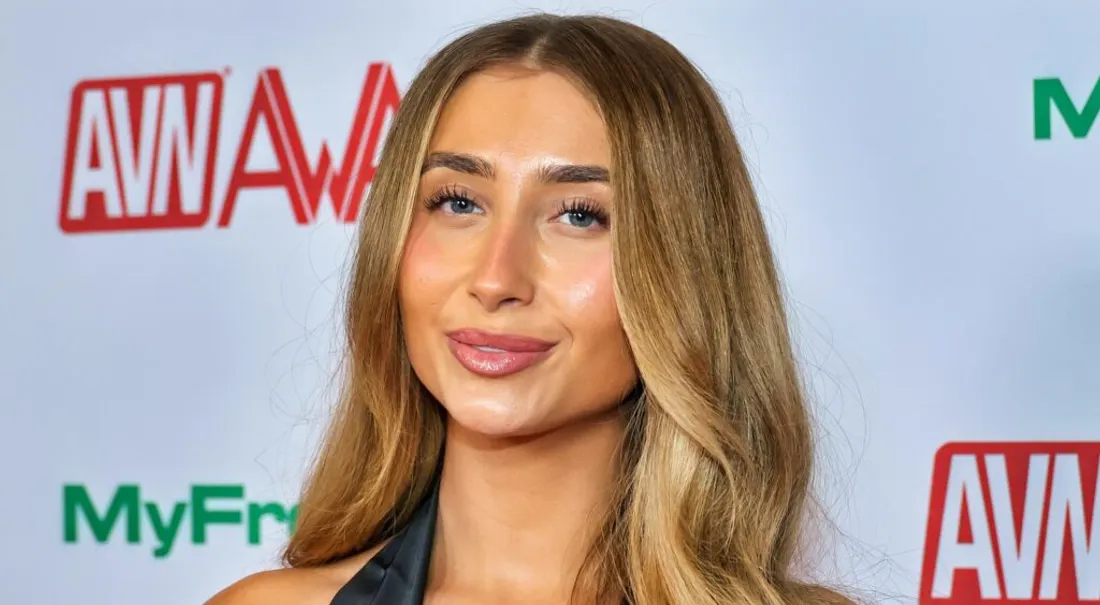 Lily Phillips dévoile son challenge le plus audacieux… dans les airs