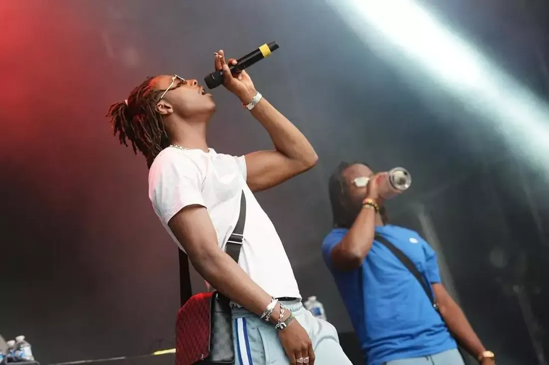 La sœur de la victime de l'accident exprime sa colère face à l'annonce du concert de Koba LaD