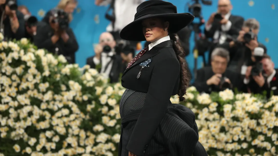 Rihanna annonce sa nouvelle grossesse lors du Met Gala