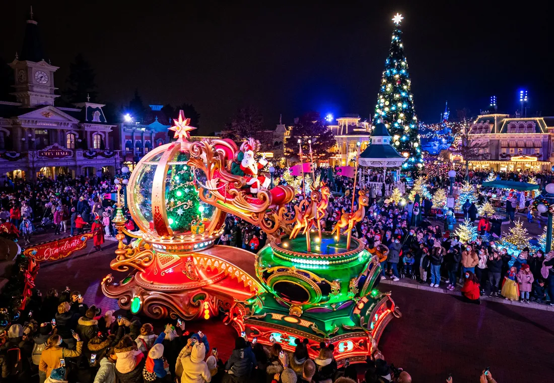 Fans furieux : Disneyland Paris rend la parade de Noël payante