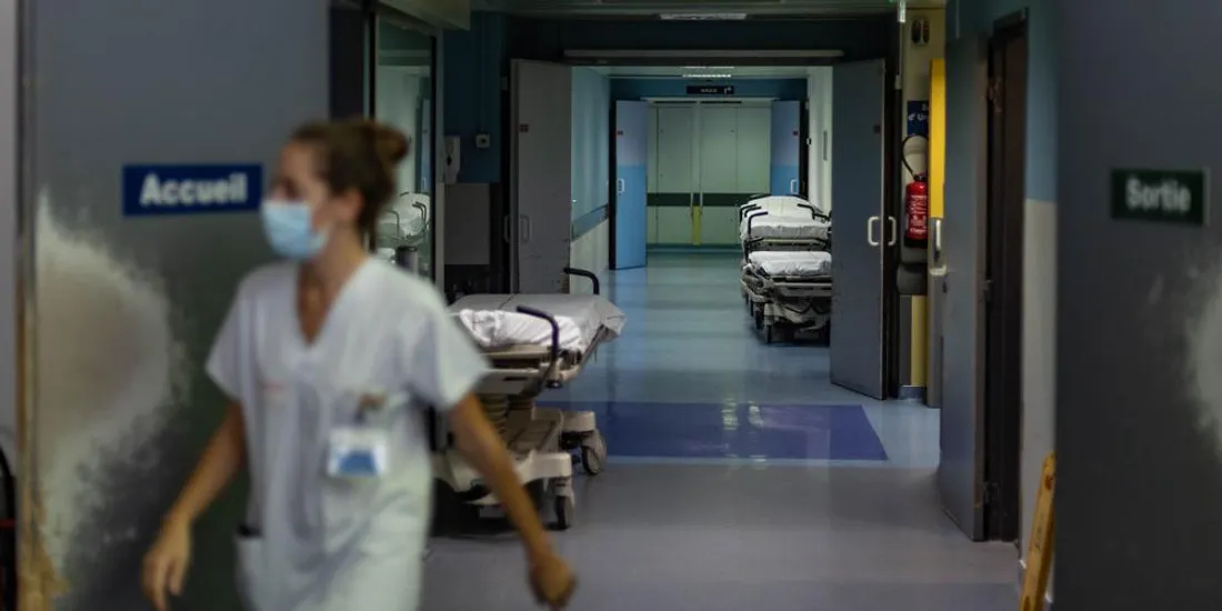 Un adolescent de 15 ans entre la vie et la mort après un combat à mains nues