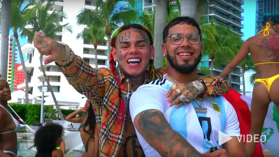 6ix9ine se serait battu avec le frère de Anuel aa !