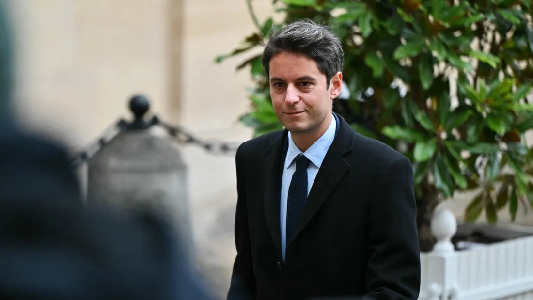 Urgence numérique : Gabriel Attal et Marcel Rufo veulent protéger les jeunes des écrans