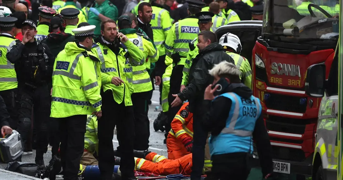 Tragédie à Liverpool : Parade de victoire endeuillée par un conducteur fou