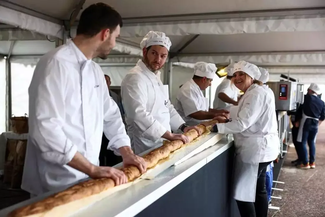 Des français battent le record de la baguette la plus longue du monde !