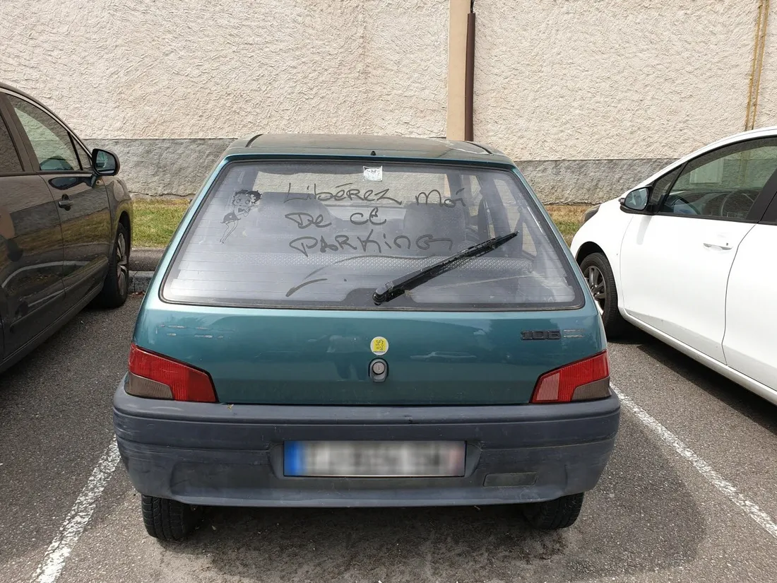 Un bébé de 7 mois retrouvé mort dans une voiture