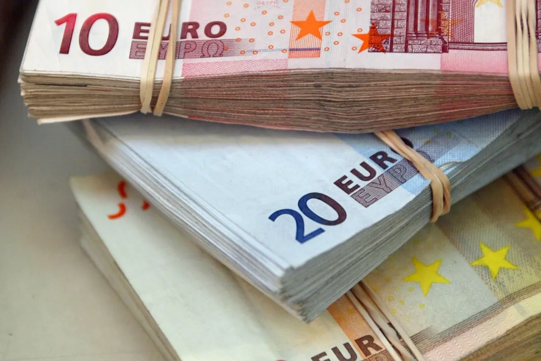 Nouveaux billets d'euro : voici à quoi ils vont ressembler