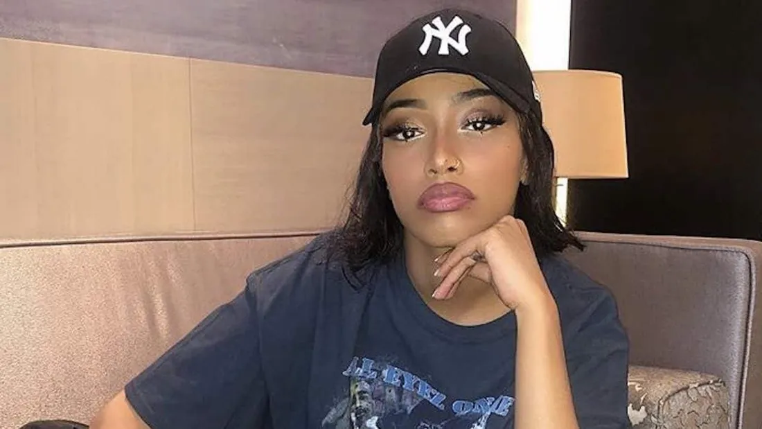 Shay se lâche après les Flammes, elle répond aux haters sur Twitter !