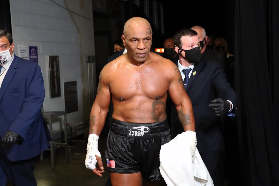 Le coup de poing verbal de Mike Tyson à ses détracteurs