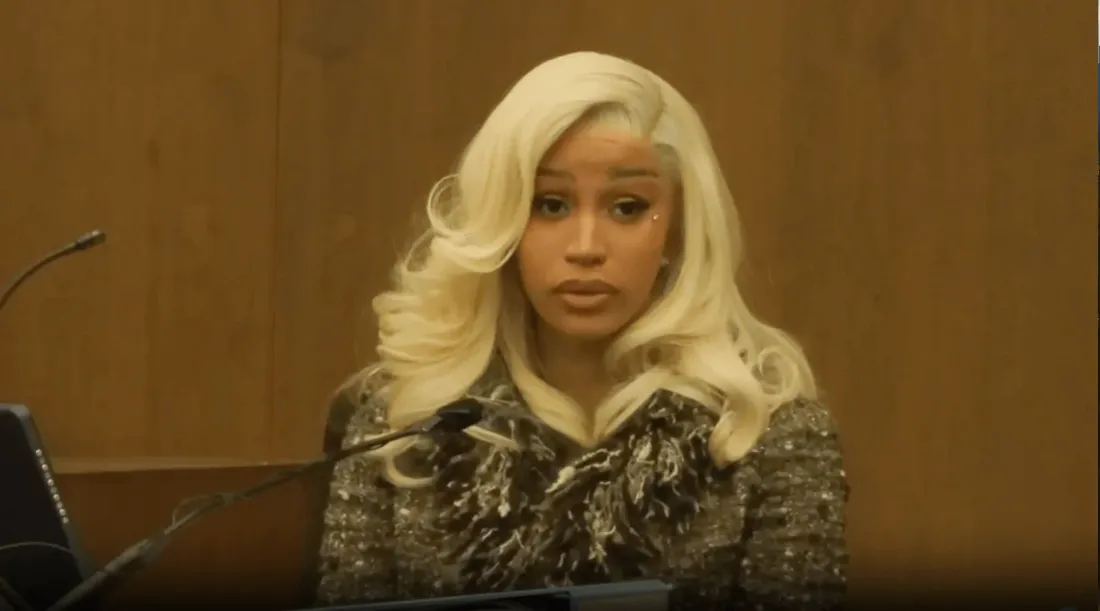 Cardi B accusée d’avoir griffé une vigile au visage : son procès s’ouvre