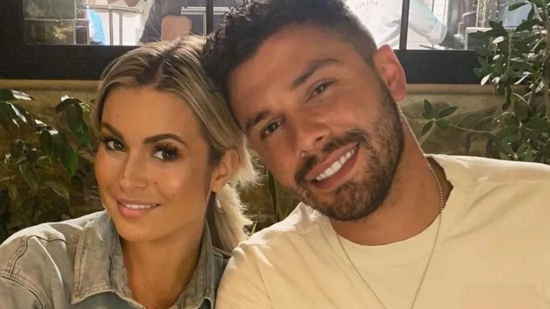 "On n'arrive plus à supporter les cons", Carla Moreau lance une pique à Kevin Guedj !