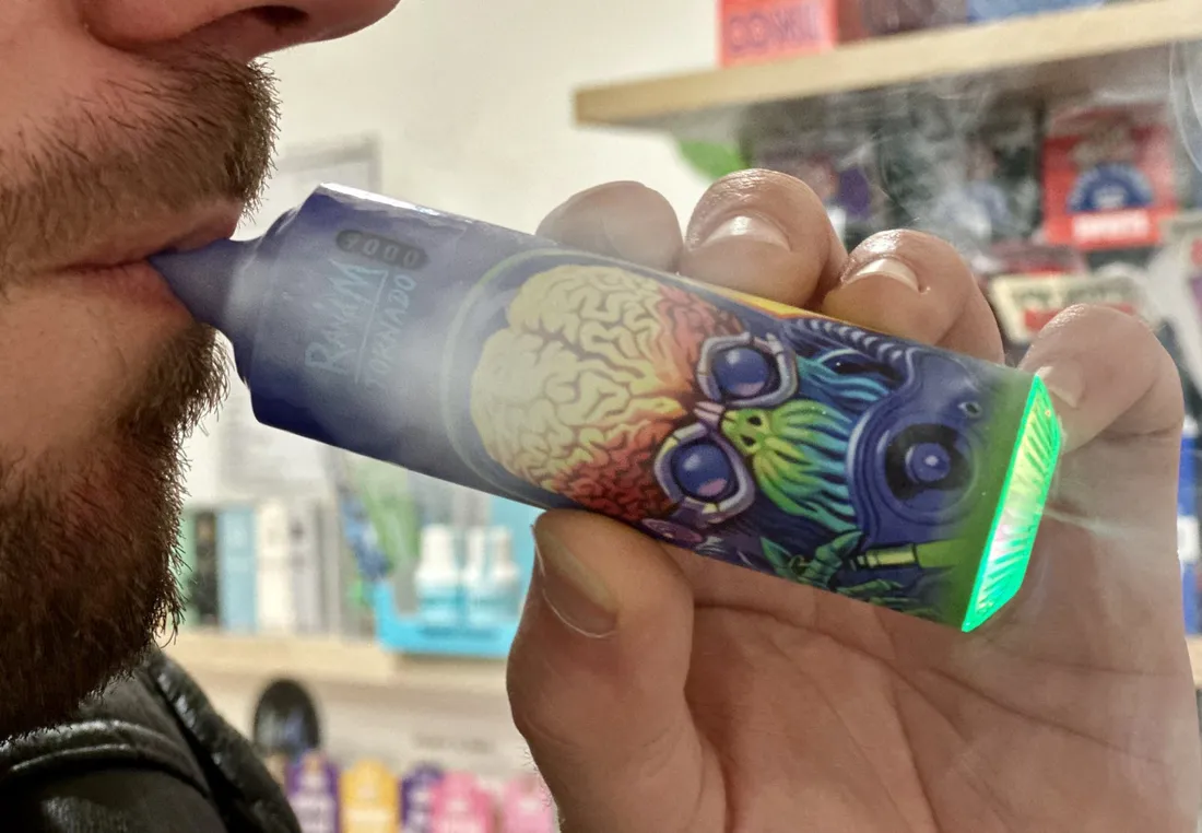 Cigarettes électroniques : pour limiter la consommation l’État prépare une taxe 