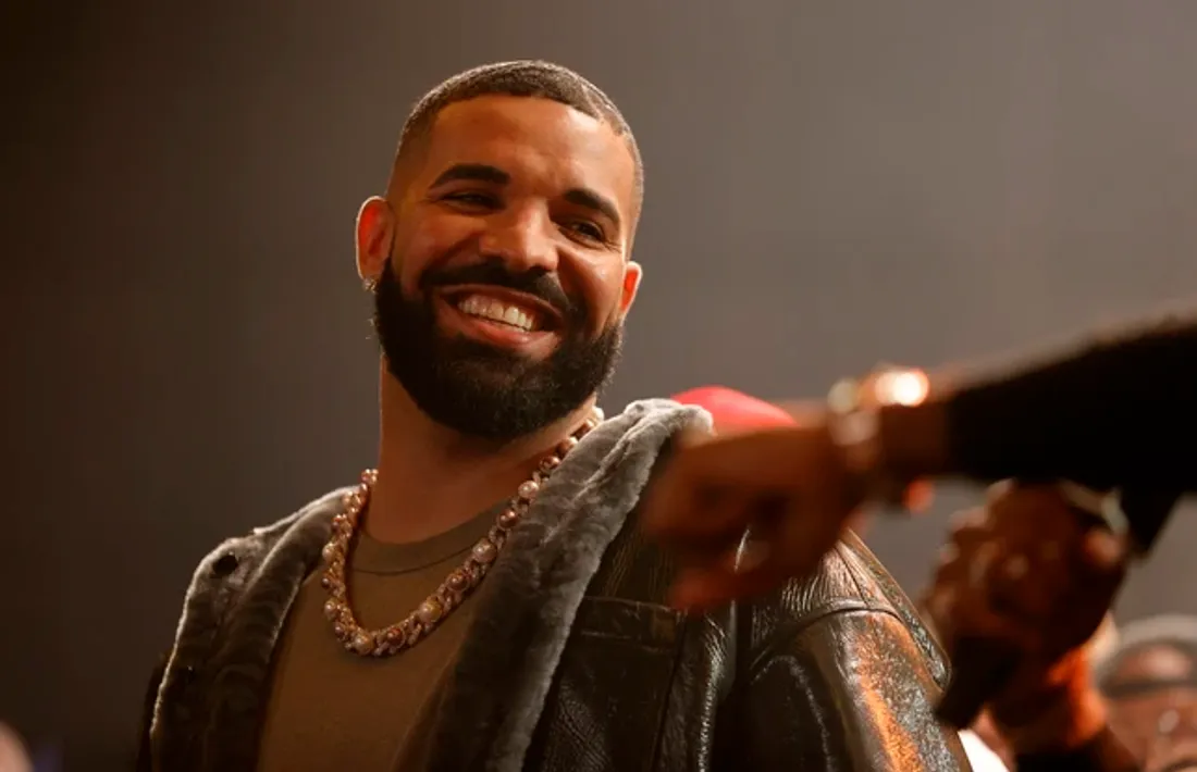 Drake marque l'histoire avec 100 milliards d'écoutes sur Spotify
