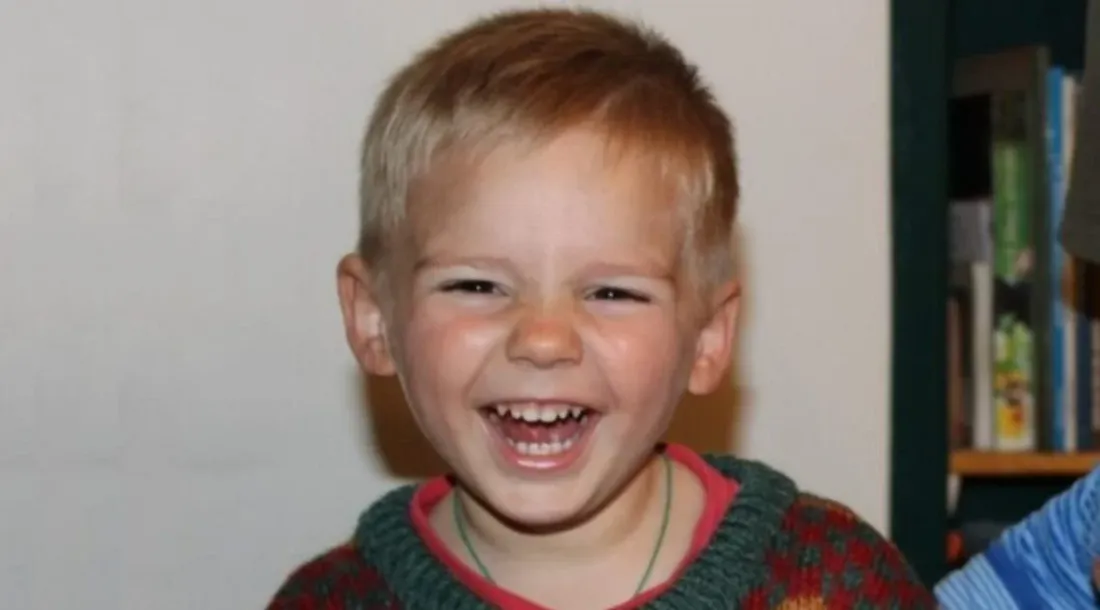 Mystère autour du médaillon du petit Émile : un indice crucial manquant