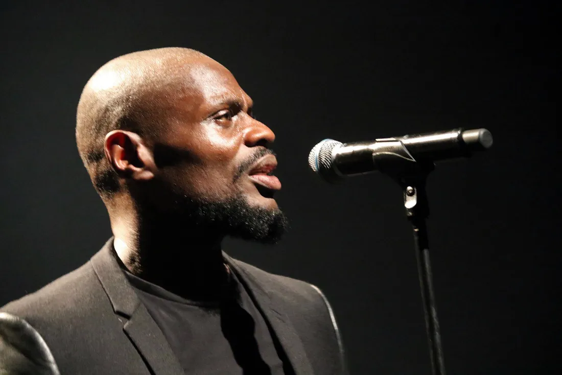 Kery James dévoile son rap en acoustique lors d'un concert unique