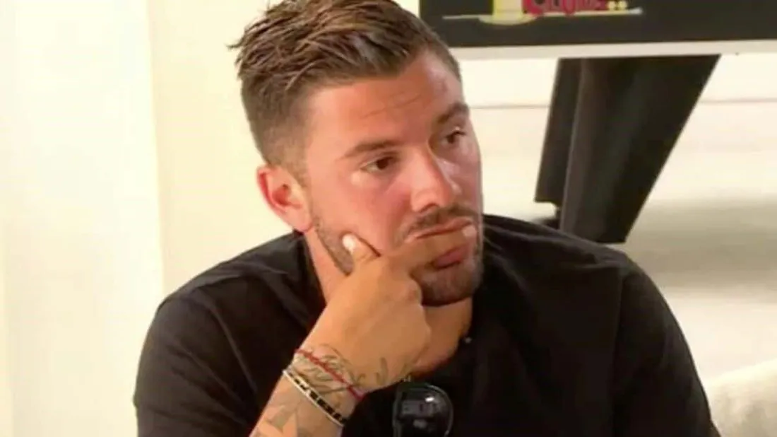 Kevin Guedj retrouvé avec 2 filles dans les toilettes par des videurs ? 