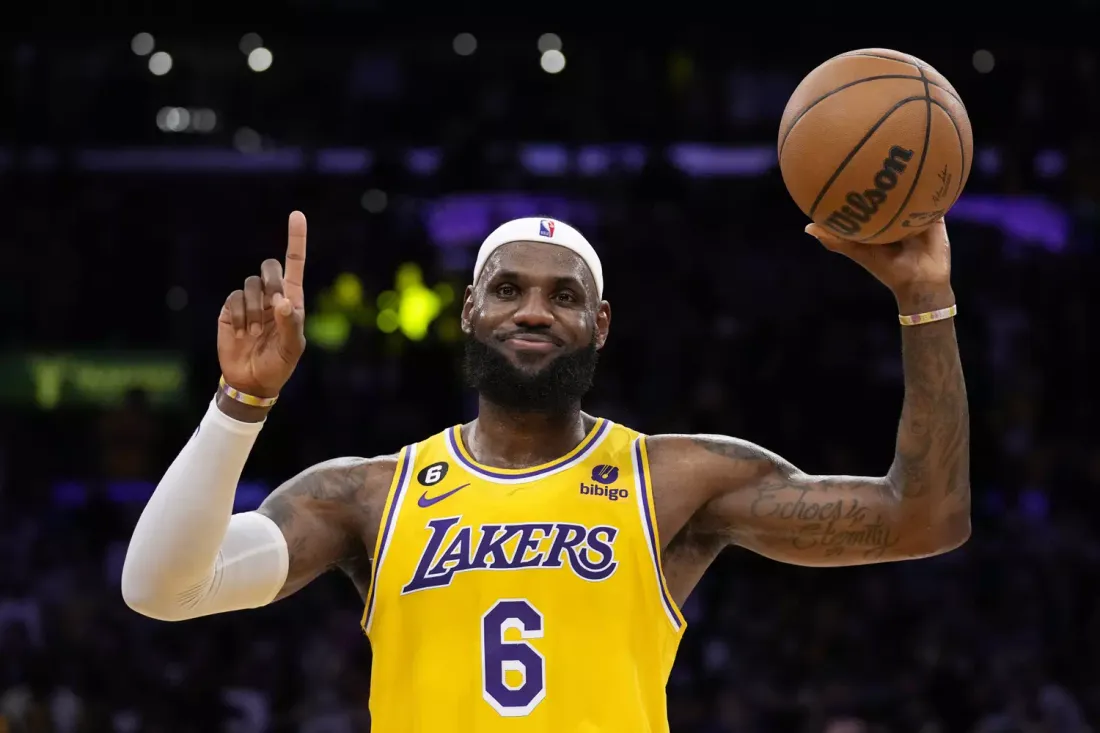 LeBron James révèle ses icônes du basket !