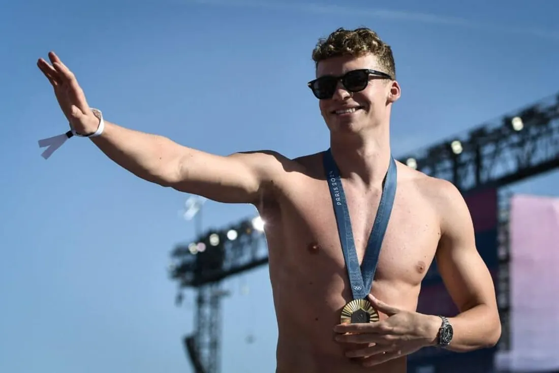 Léon Marchand perd son titre d'athlète le plus titré face à Ihar Boki