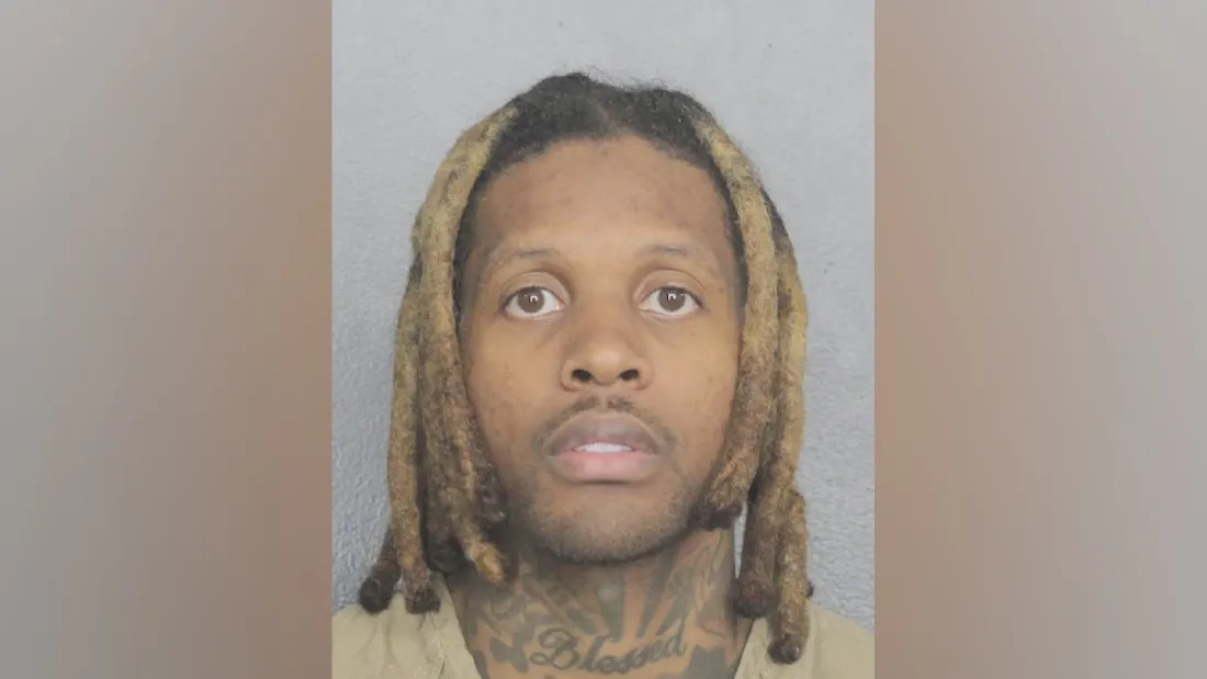 En prison, Lil Durk reste positif mais dénonce la qualité de la nourriture.
