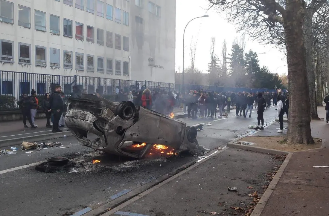 Affrontements devant un lycée de Cachan : ce que l'on sait
