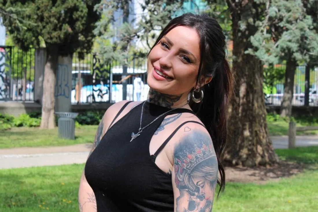 Mym / OnlyFans : Chloé se fait des milliers d'euros avec son corps !