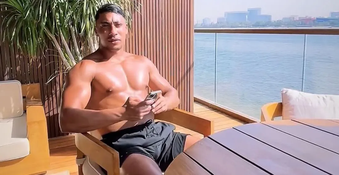 Maes : sa vidéo controversée suscite des réactions mitigées