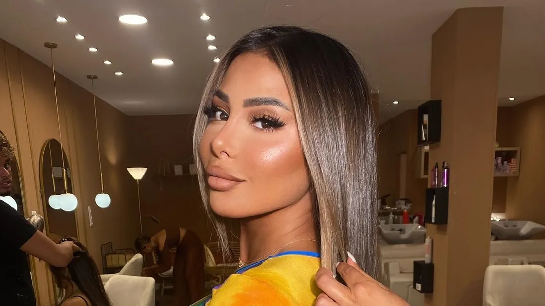 Maeva Ghennam atteinte d'hémorroïdes, elle se confie 