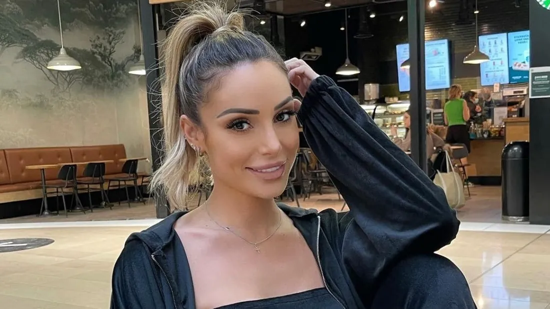 Mélanie Orl : La police frappe à son domicile, elle est pétrifiée !