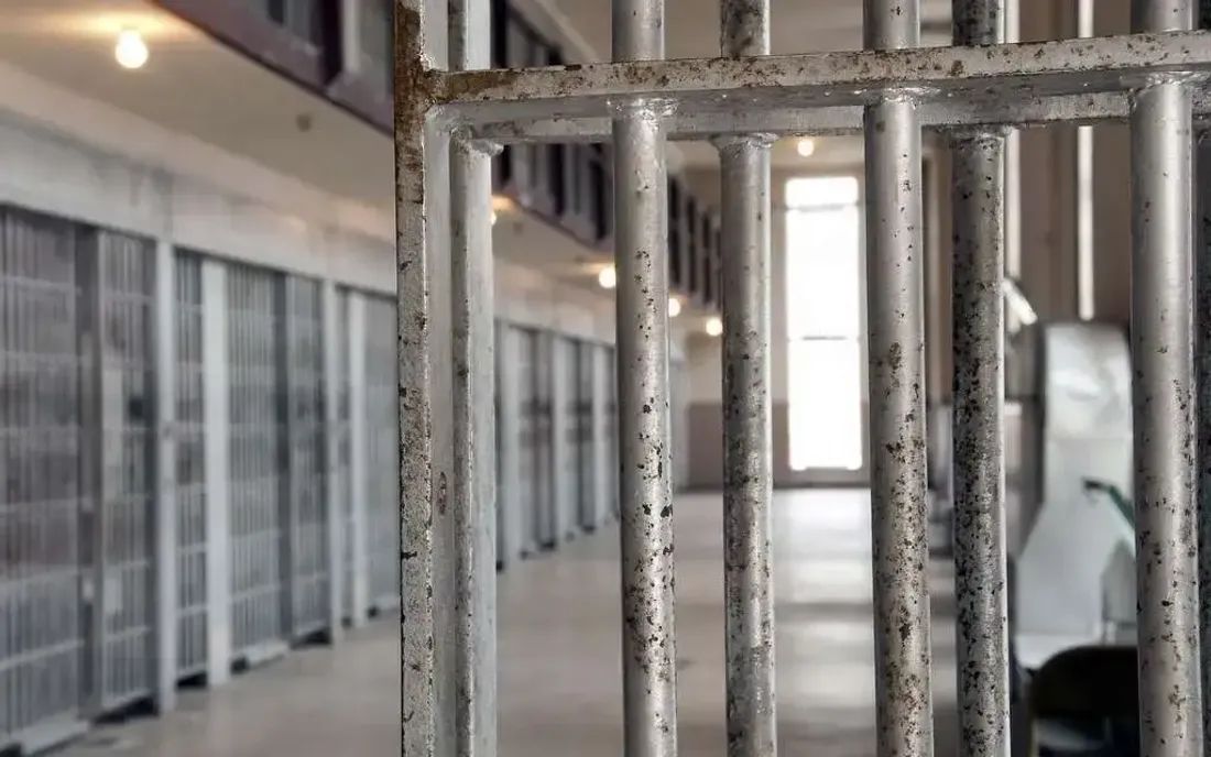 Le meurtrier d'une fillette poignardée de 22 coups de couteaux, libéré après six ans