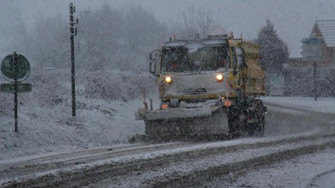 Suspension des transports scolaires face aux intempéries hivernales dans certains départements