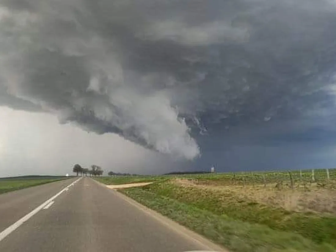 Orages dévastateurs en France : scènes de chaos sous grêle et tornades