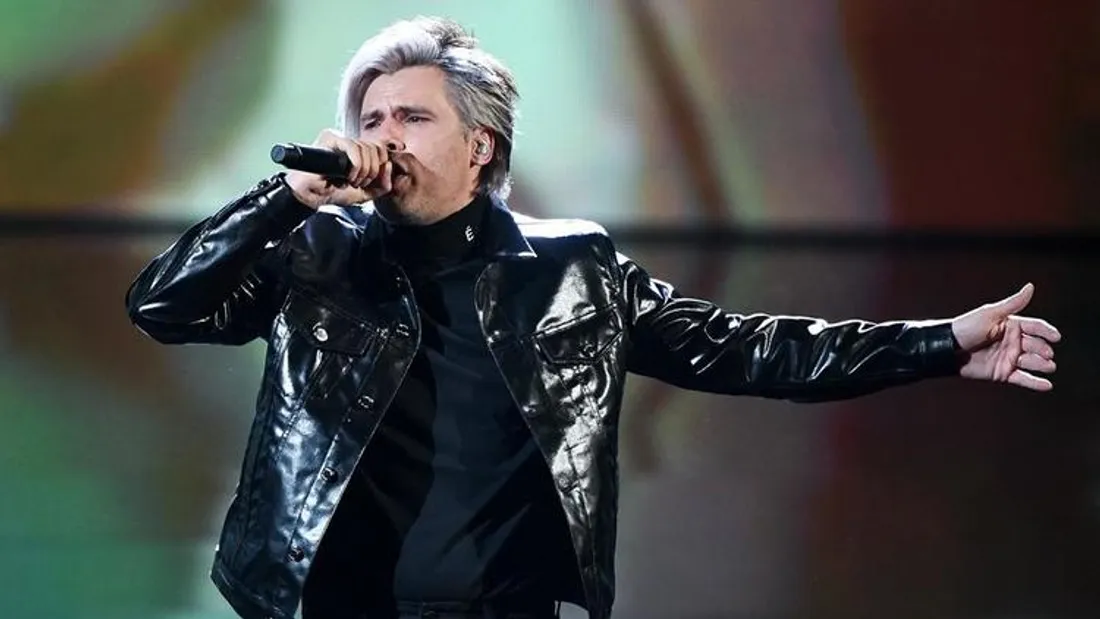 Orelsan : après une coupure de micro en plein concert il continue à cappella !