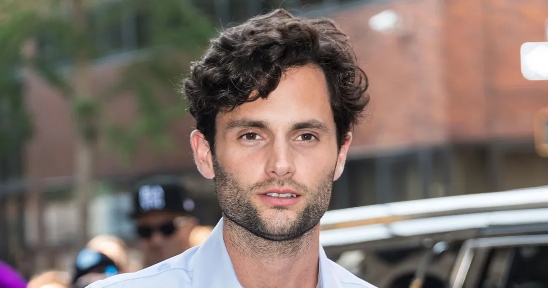 Penn Badgley a failli mourir plusieurs fois, il se confie... 