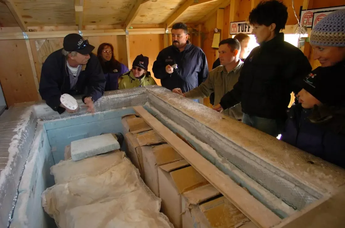 Congelé pendant 30 ans par son petit-fils, le corps d'un homme est enfin déplacé